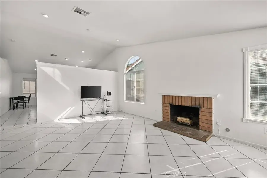 14422 Hillcrest, Fontana, CA 92337 - #3