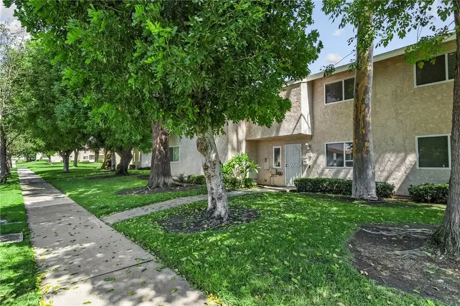 1322 N Elderberry Avenue, Ontario, CA 91762 - #3