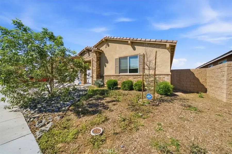 8660 Chester Avenue, Hesperia, CA 92344 - #2