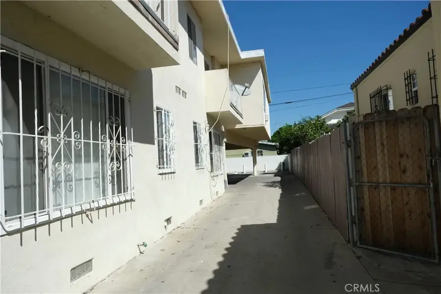 4553 W 17th, Los Angeles, CA 90019 - #3