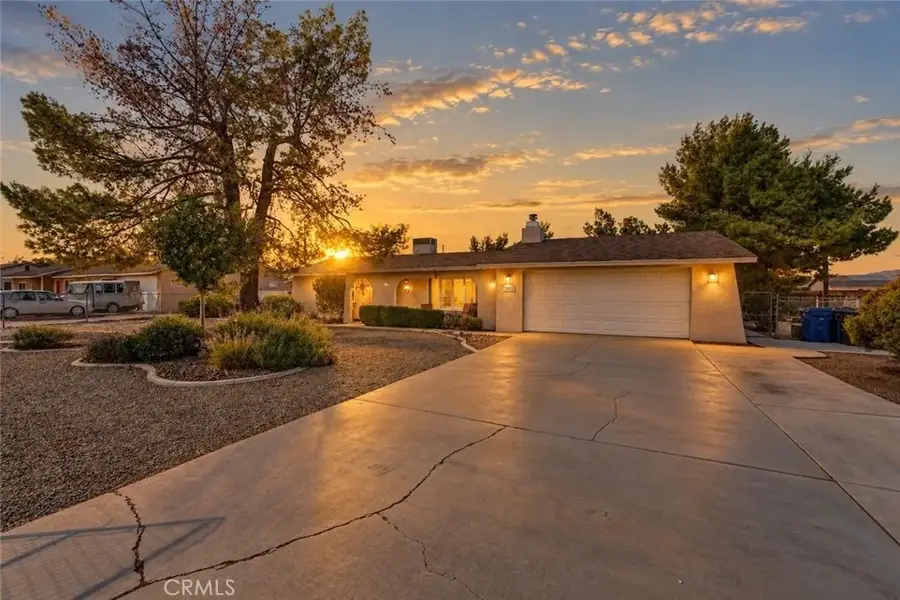 22272 Klickitat Avenue, Apple Valley, CA 92307 - #3