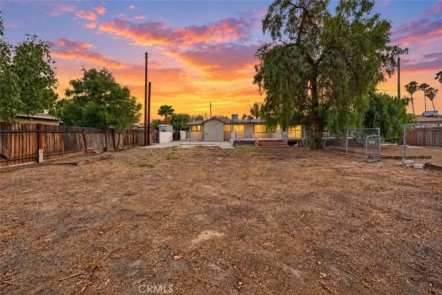 2050 E Oakland Avenue, Hemet, CA 92544 - #3