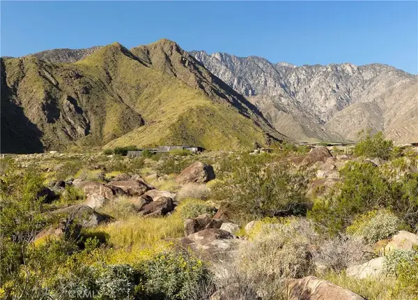 2247 Vista Distancia, Palm Springs, CA 92262