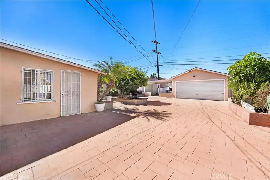 1045 Hyde Park Blvd, Inglewood, CA 90302 - Image #2