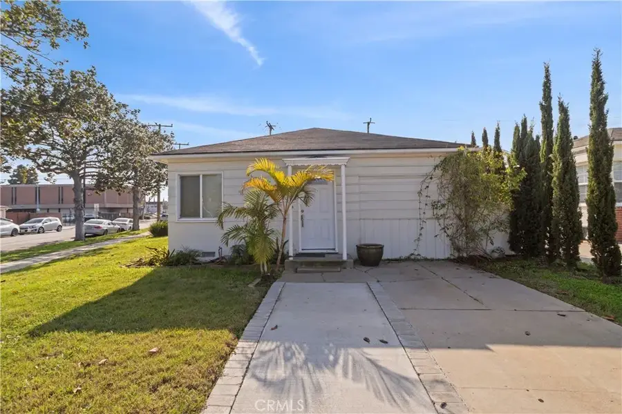 300-. W Hillsdale, Inglewood, CA 90302 - #3