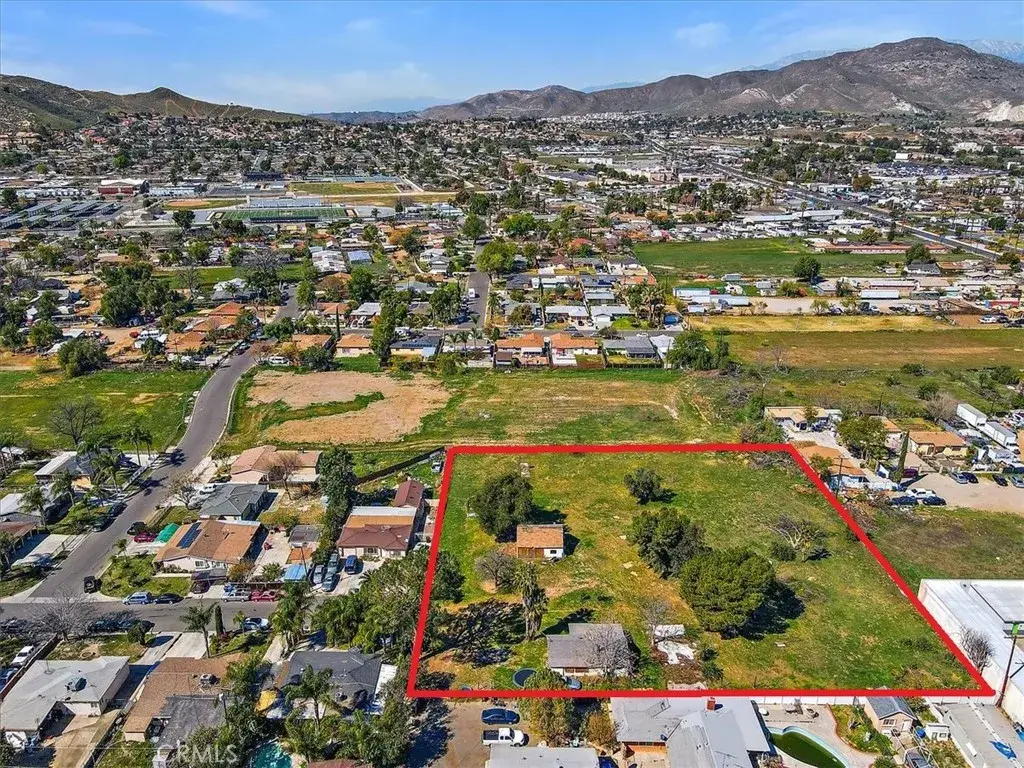 4077 Riverview, Riverside, CA 92509 - #1
