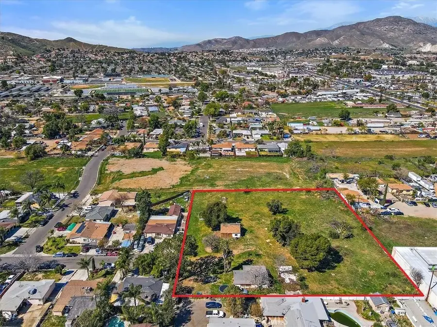 4077 Riverview, Riverside, CA 92509 - #3