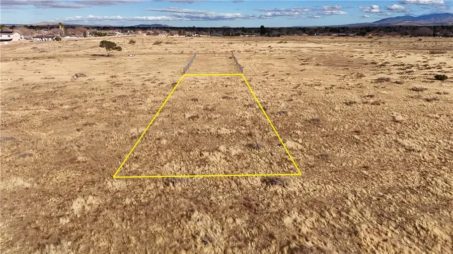 0 25th Pl East Vic Avenue # R10, Palmdale, CA 93591 - Image #3