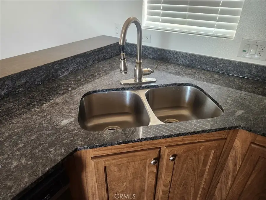 60784 Stagemans Road, Landers, CA 92285 - Image #3