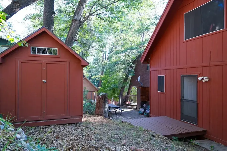 32801 Encina Dr, Running Springs, CA 92382 - Image #3