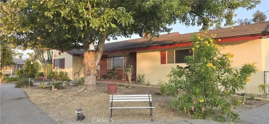 42961 Johnston Avenue, Hemet, CA 92544 - Image #2