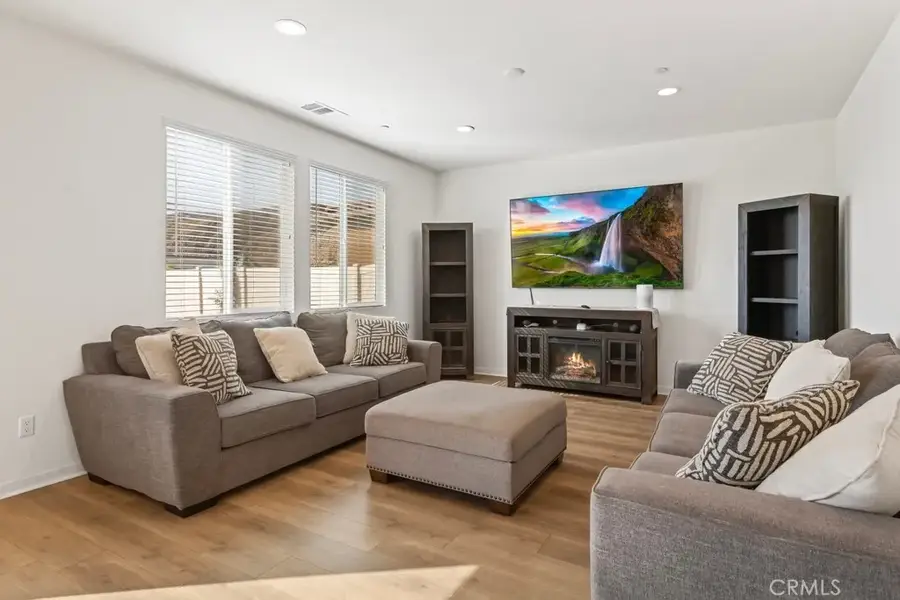 8004 Sorrento Way, Highland, CA 92346 - #3