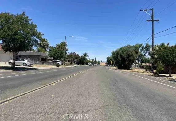 4497 N Chestnut Avenue, Fresno, CA 93726 - #2