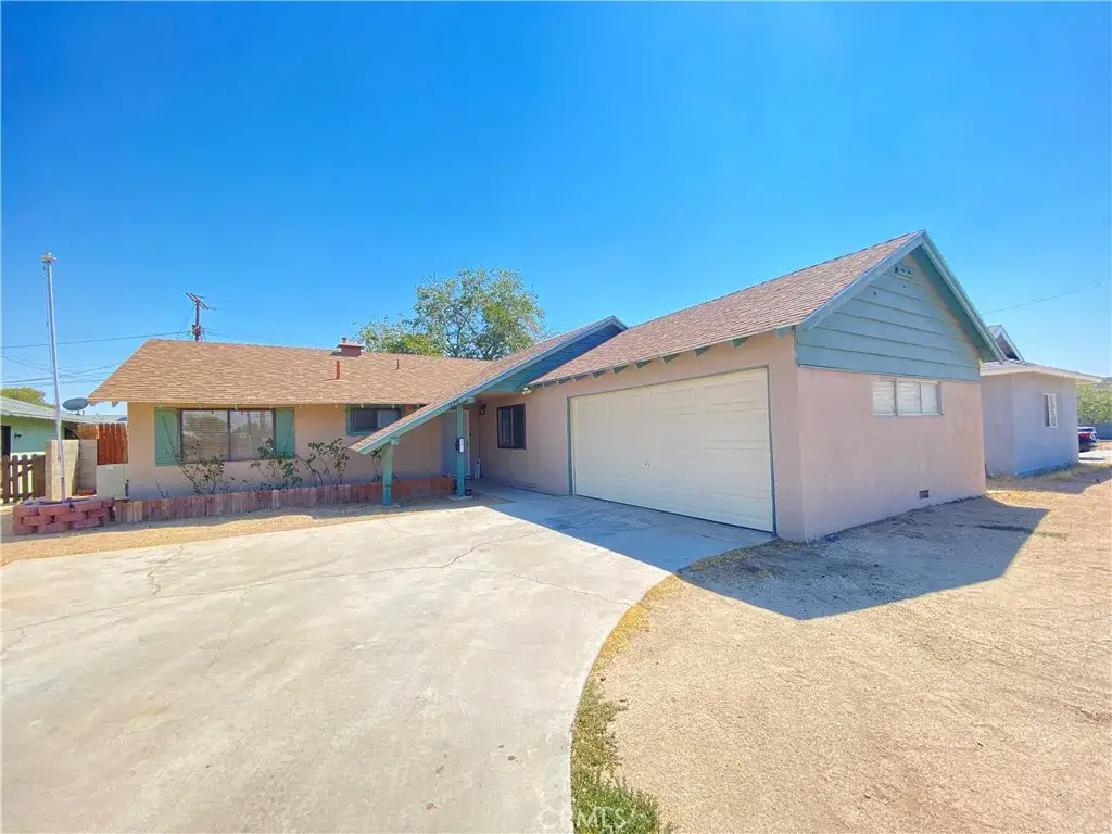 329 E Church Avenue, Ridgecrest, CA 93555 - Image #1