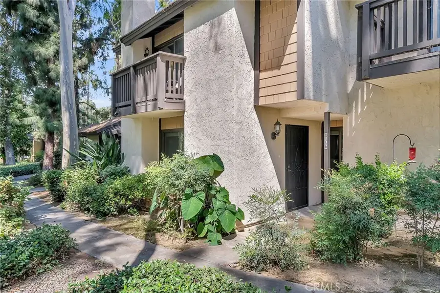 876 Via Mesa Verde, Riverside, CA 92507 - Image #2