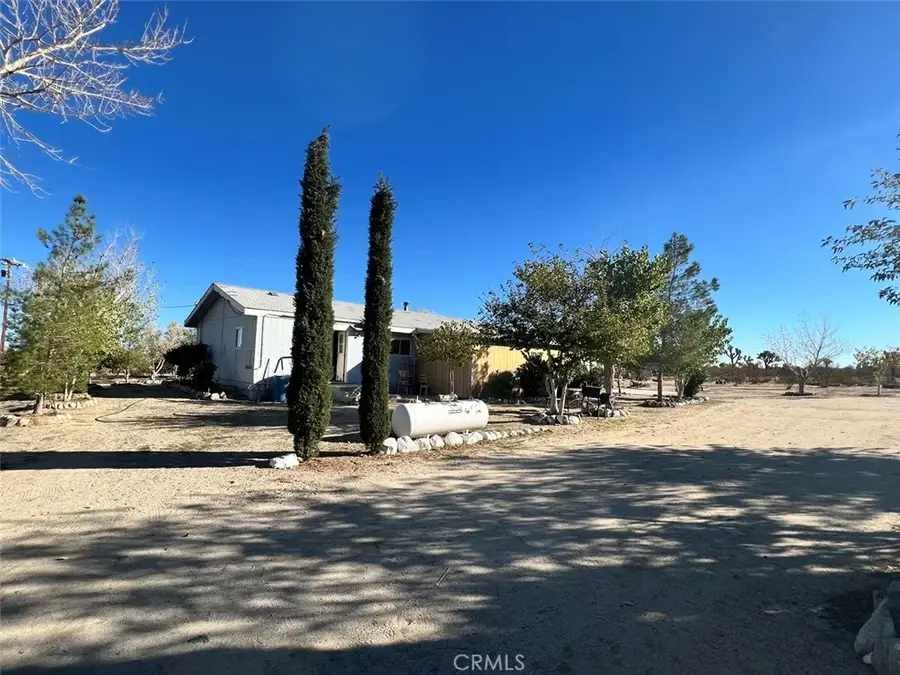 1011 Danbury, Pinon Hills, CA 92372 - Image #3