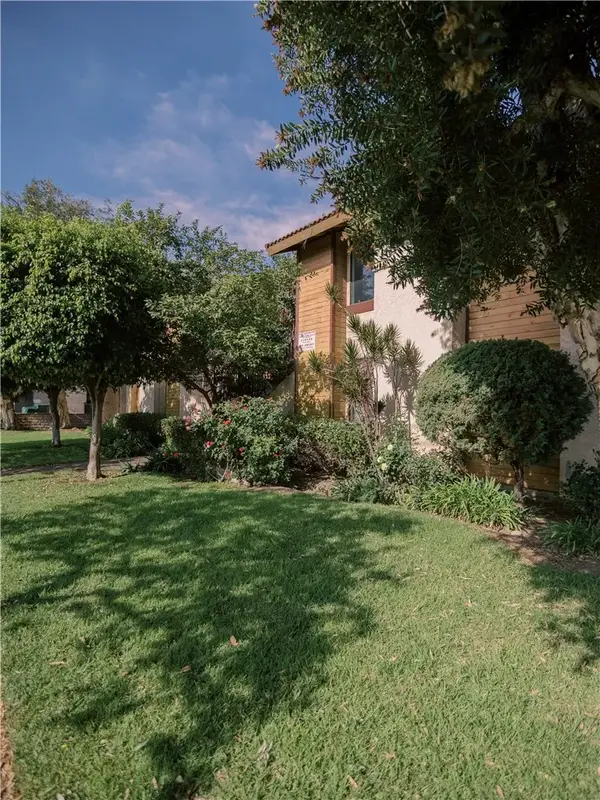 14527 Plummer #202, Panorama City, CA 91402