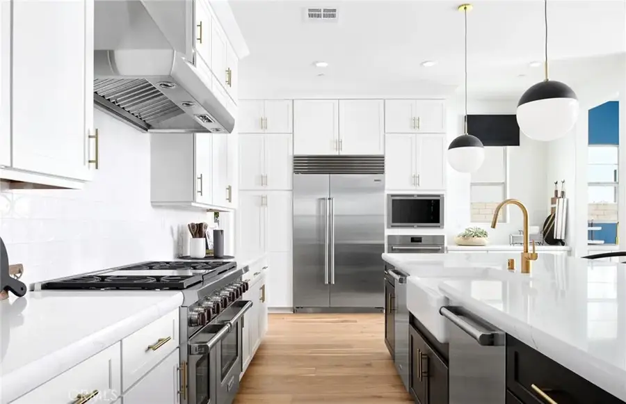 21138 Poema Place, Chatsworth, CA 91311 - Image #2