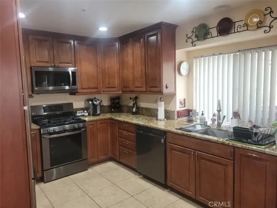 15597 Castellion, Fontana, CA 92337 - #2