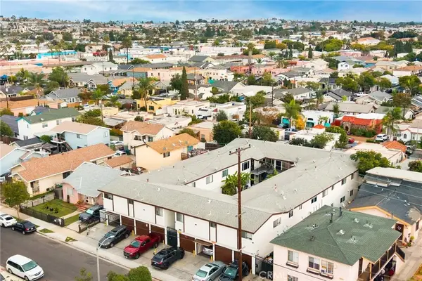 1050 Gaviota, Long Beach, CA 90813