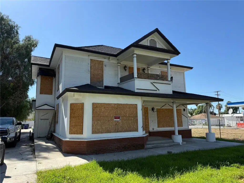 2586 University Avenue, Riverside, CA 92507 - #1