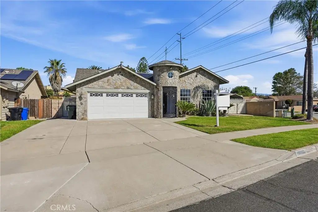 18090 Orange, Fontana, CA 92335 - #1