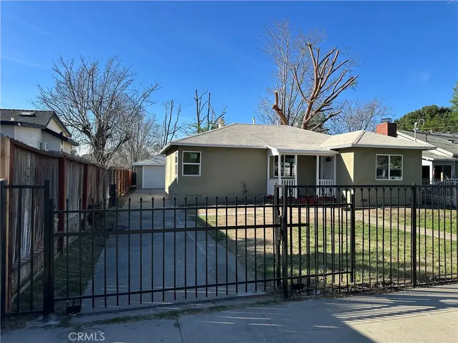 209 E 11th Street, San Bernardino, CA 92410 - #2
