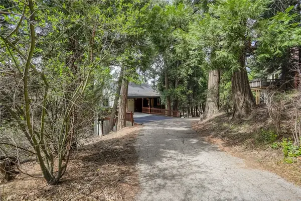 196 B, Lake Arrowhead, CA 92352