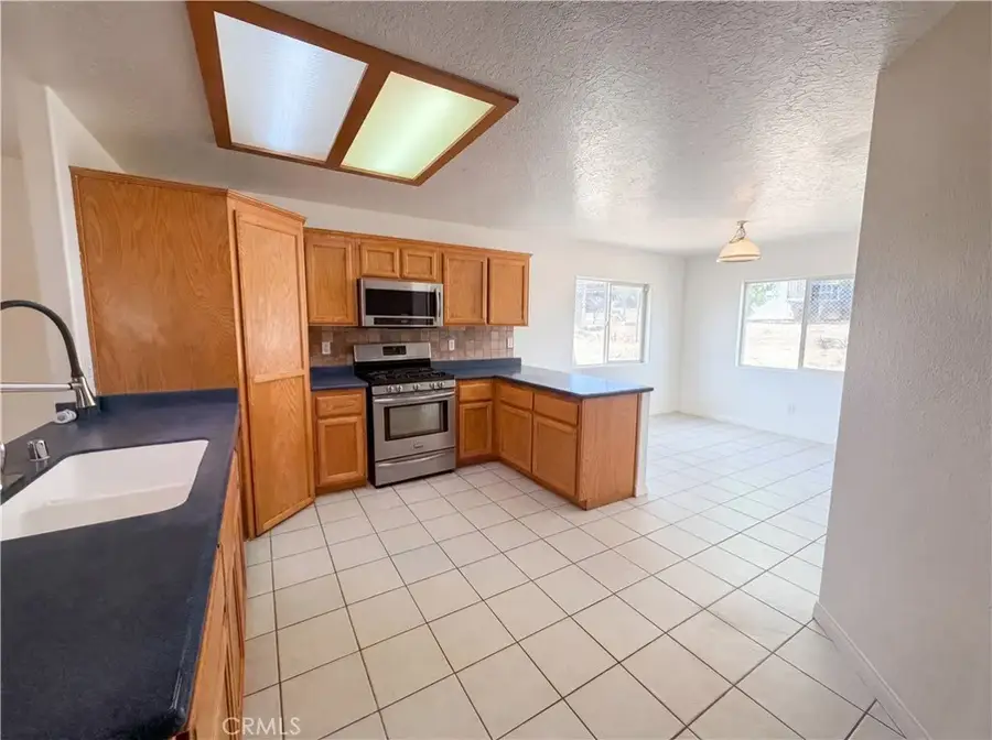 18641 Fairburn, Hesperia, CA 92345 - #2