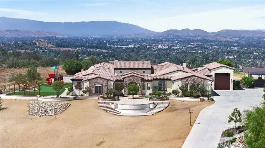 6355 Cresthaven, Riverside, CA 92506 - #2