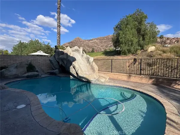 28439 Forest Oaks Way, Moreno Valley, CA 92555