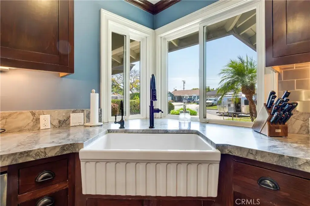 1049 El Mirador, Fullerton, CA 92835 - #1