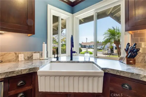 1049 El Mirador, Fullerton, CA 92835