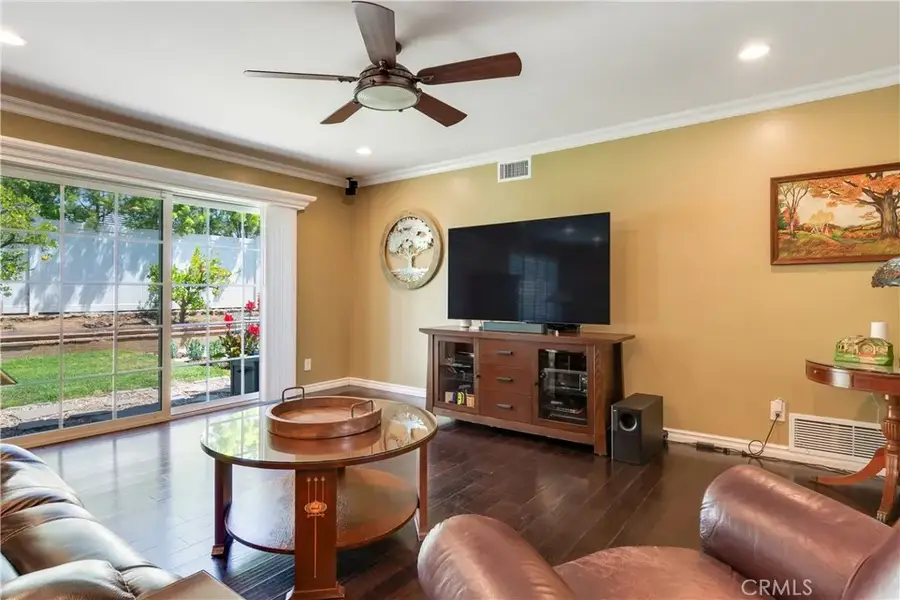 1049 El Mirador, Fullerton, CA 92835 - #2