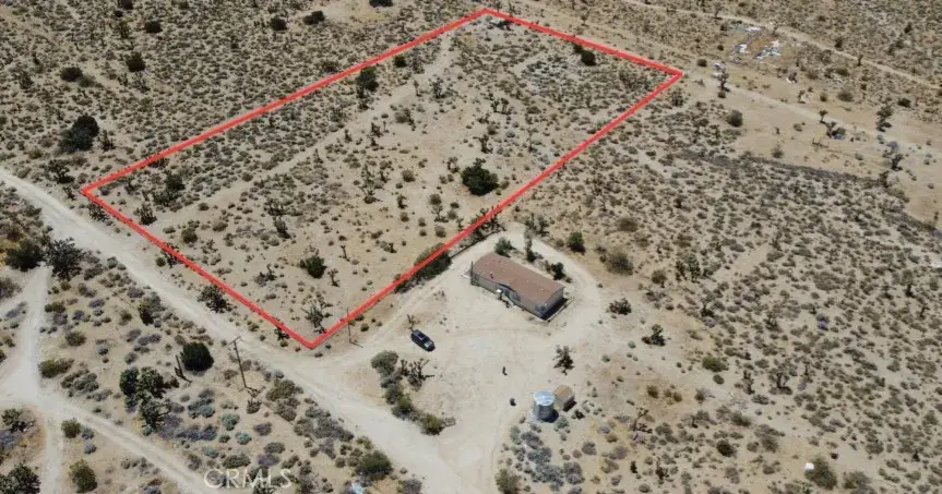 210 Avenue X, Llano, CA 93544 - #1