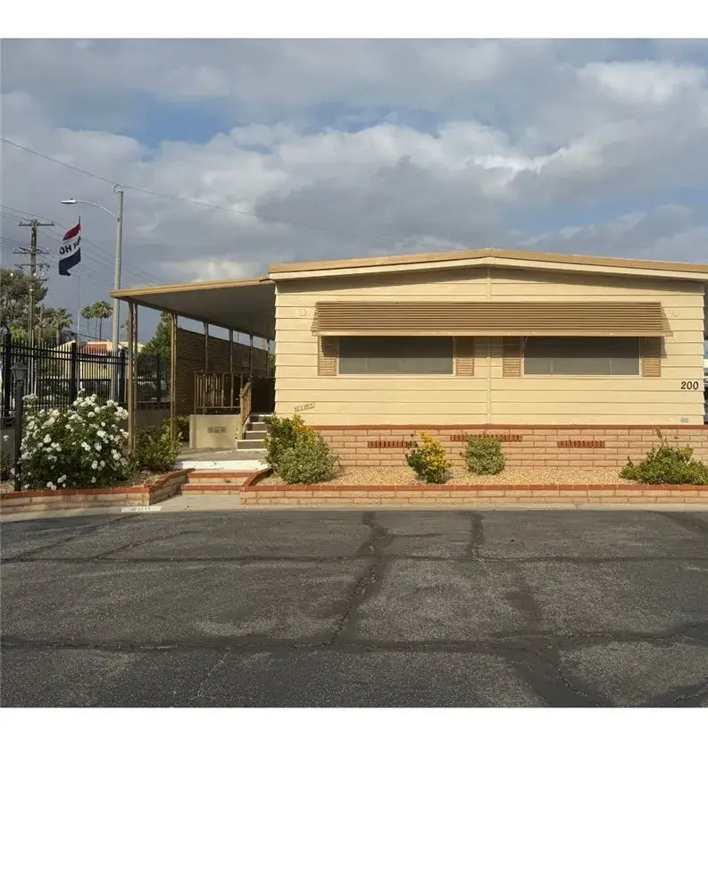 2205 W Acacia #200, Hemet, CA 92545 - #1