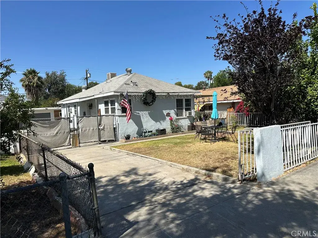 3432 Russell, Riverside, CA 92501 - #1