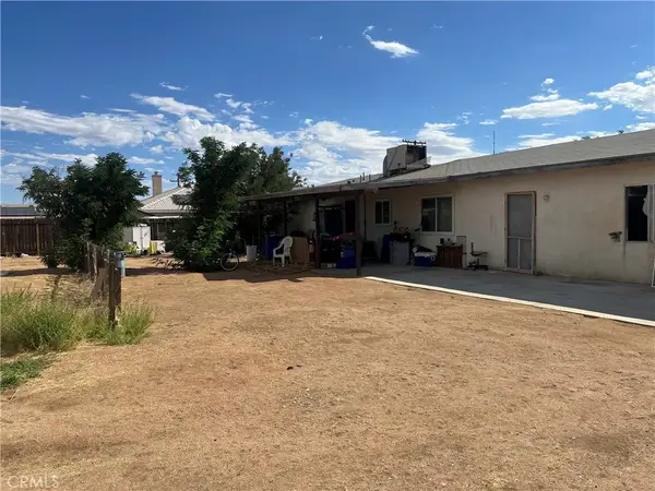 12442 Quinnault Road, Apple Valley, CA 92308