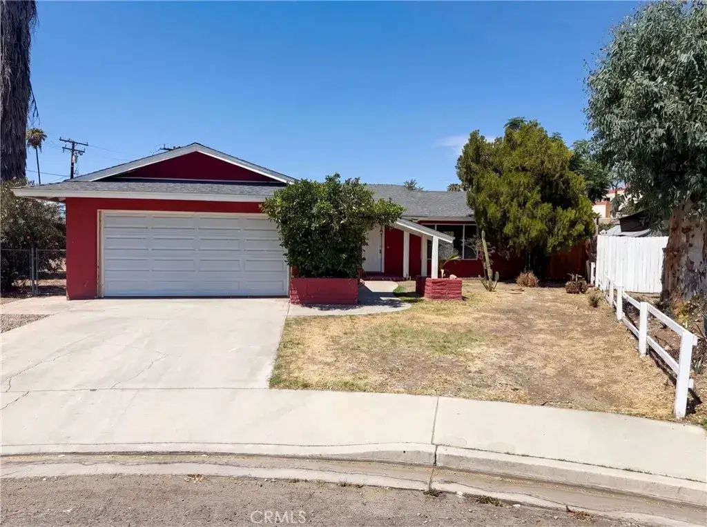 215 Laurel, Hemet, CA 92544 - #1