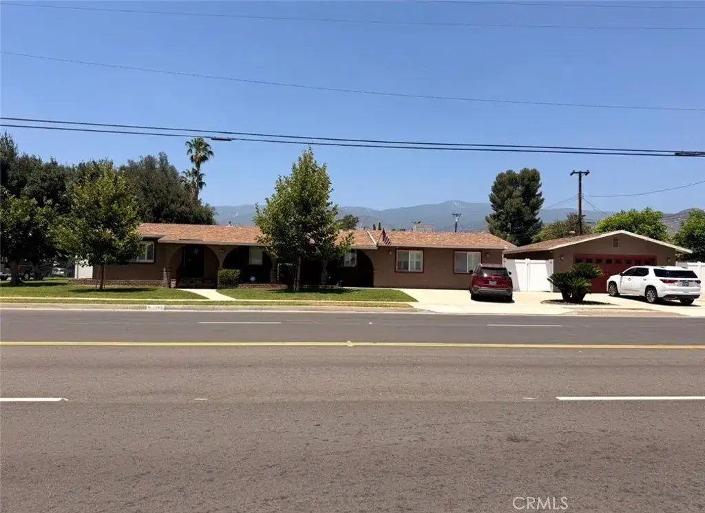 1060 E Lynwood, San Bernardino, CA 92404 - #1
