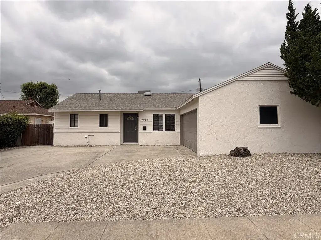 7943 Newcastle, Reseda, CA 91335 - #1