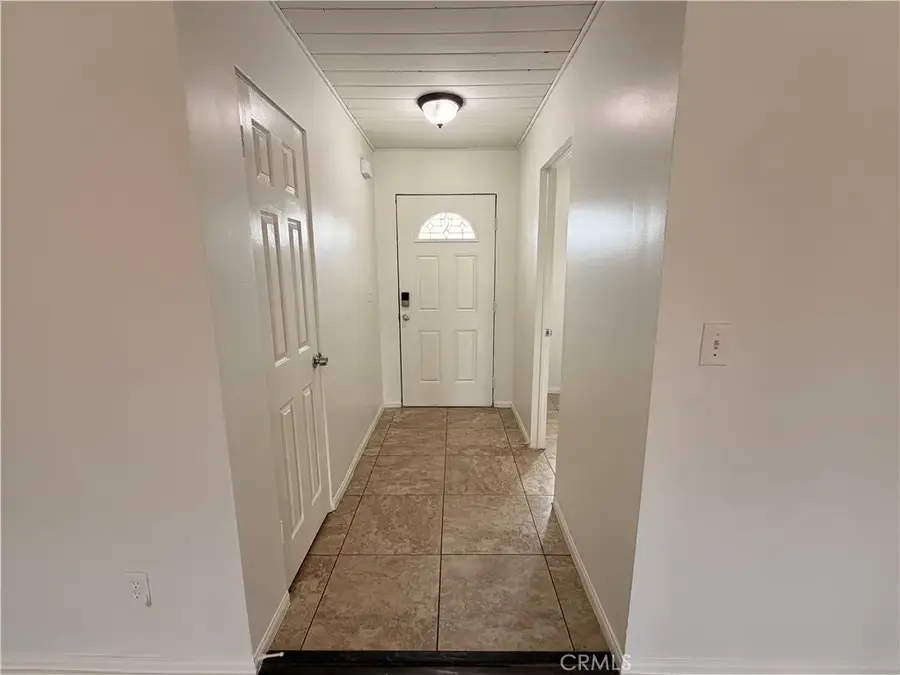 7943 Newcastle, Reseda, CA 91335 - #3
