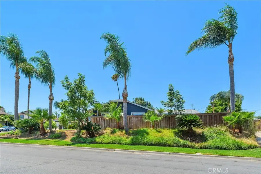 710 Broadmoor Court, Corona, CA 92882 - #3