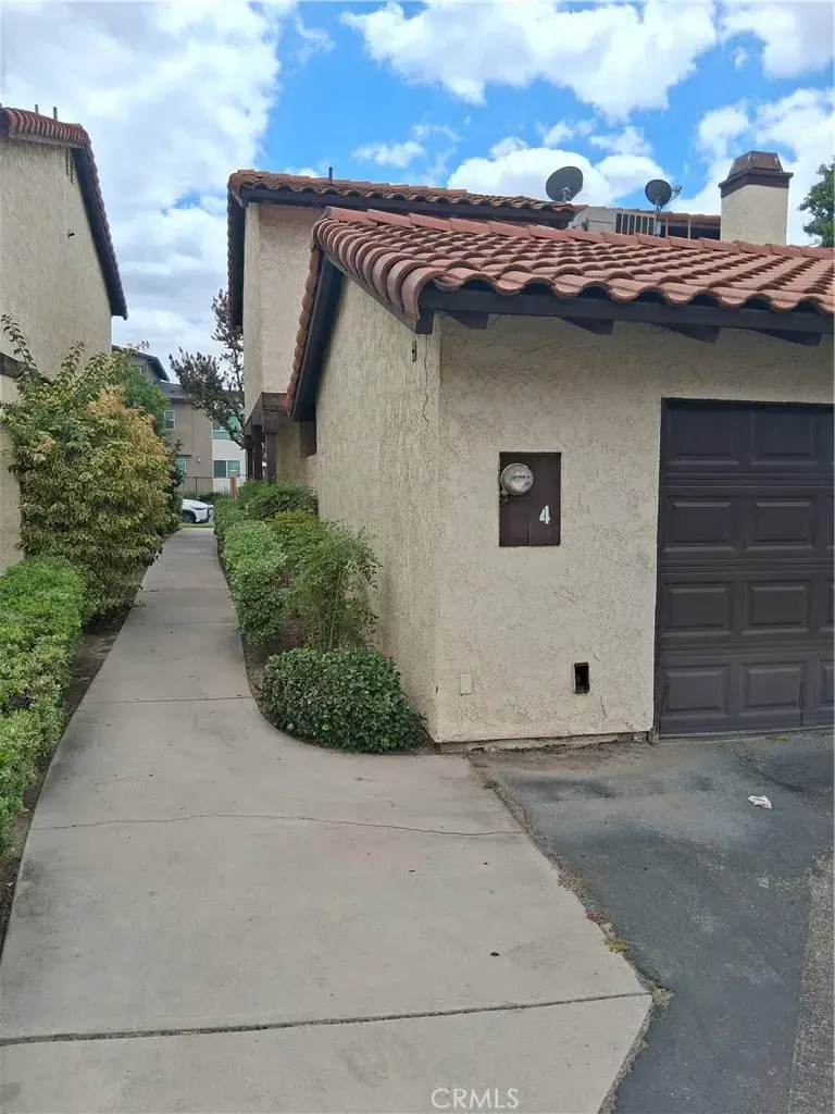 1077 Santo Antonio Drive #4, Colton, CA 92324 - #2