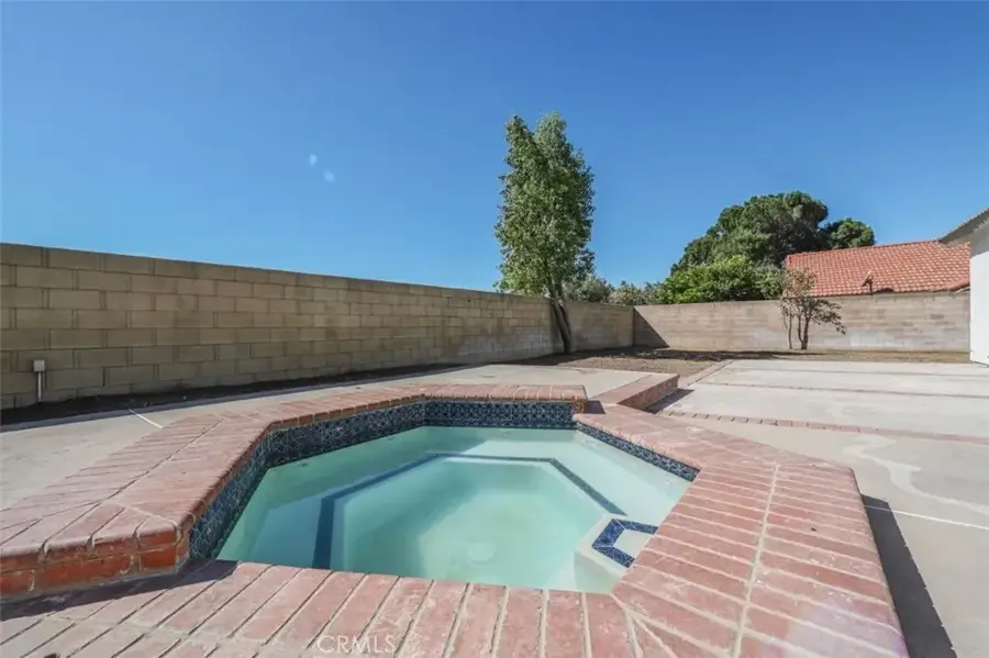 211 W Columbine Avenue, Rialto, CA 92377 - #3