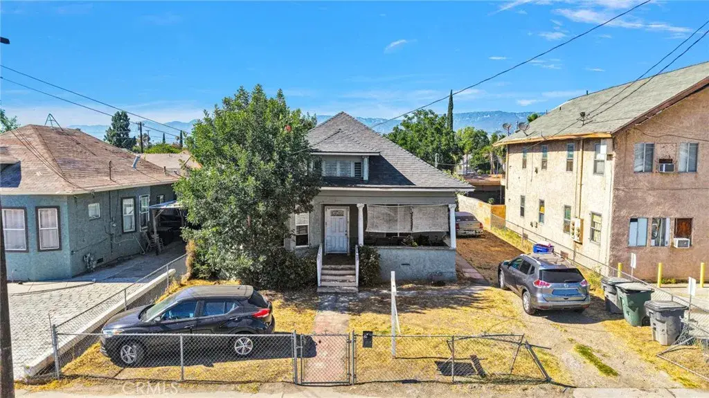 1076 W 5th St, San Bernardino, CA 92411 - #1