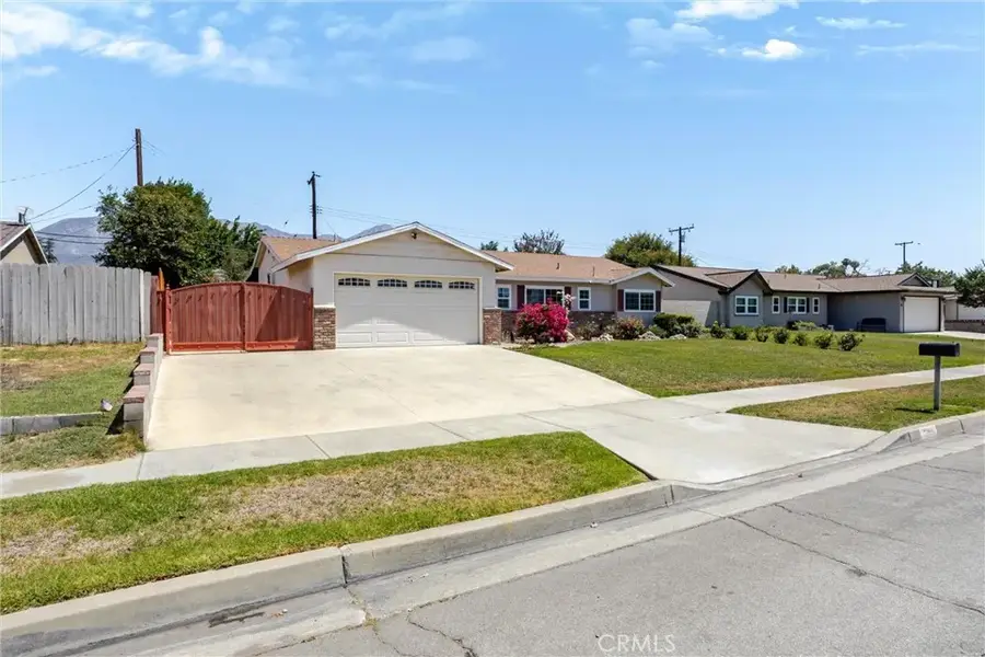 1255 E 13th, Upland, CA 91786 - #3