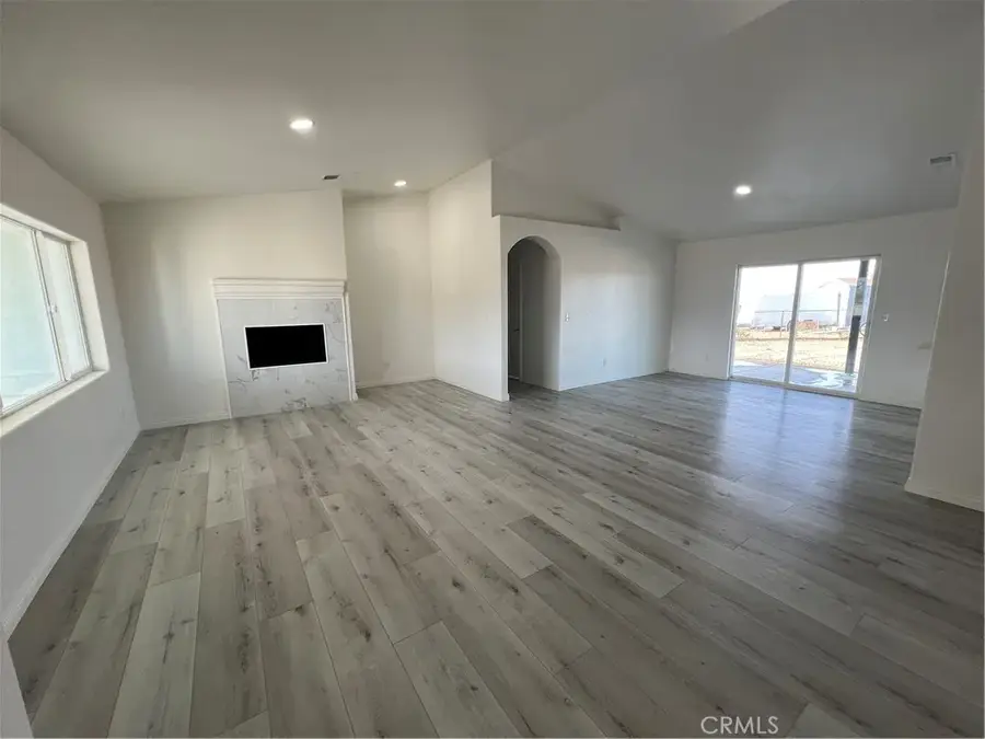 12911 Corton St, Phelan, CA 92371 - #2