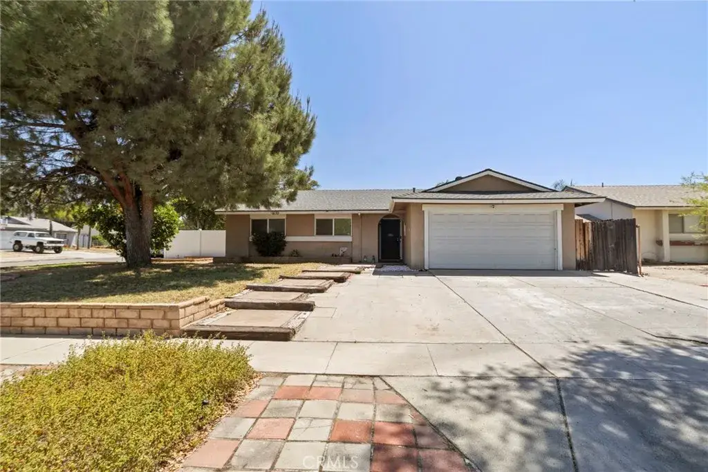 1632 Glover Avenue, Redlands, CA 92374 - #1