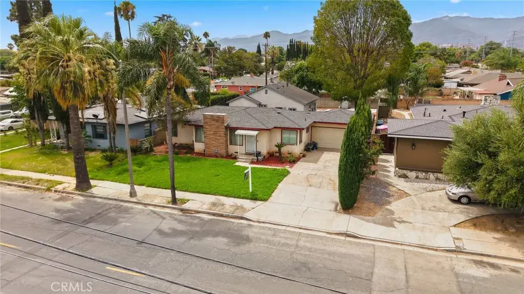 1050 W Olive Street, Corona, CA 92882 - #1